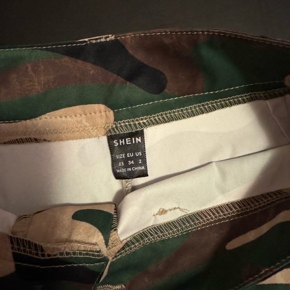 Army Shorts XS - Picture 2 of 3